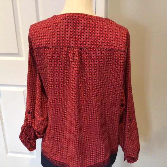 Lucy & Laurel long sleeve Red/Blue-shirt v neck Sleeves can be shorten. - Picture 2 of 7